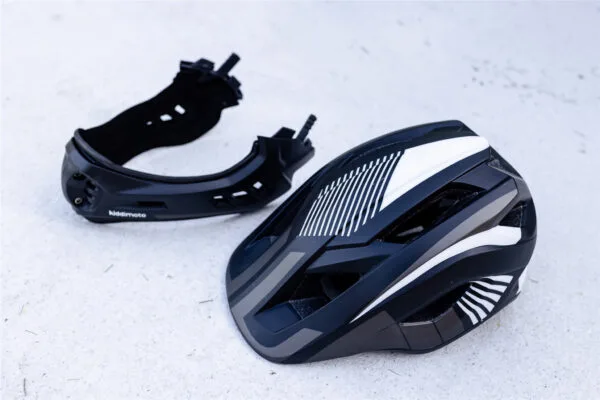 Kiddimoto S 48-52 cm Ikon 2v1 črna otroška čelada
