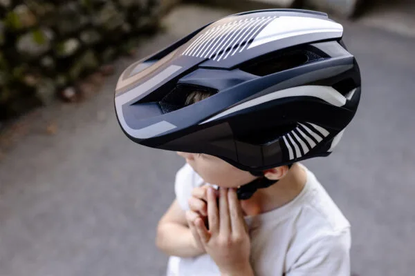 Kiddimoto S 48-52 cm Ikon 2v1 črna otroška čelada