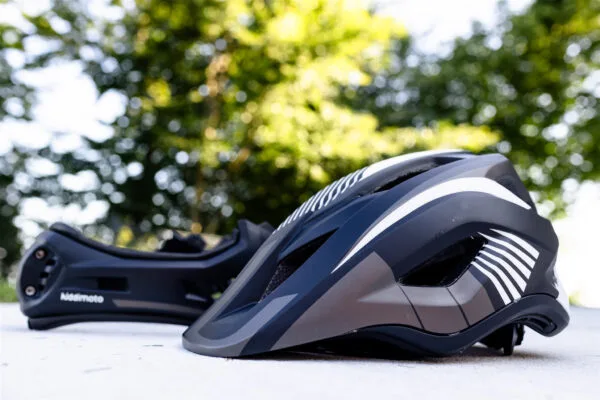 Kiddimoto S 48-52 cm Ikon 2v1 črna otroška čelada