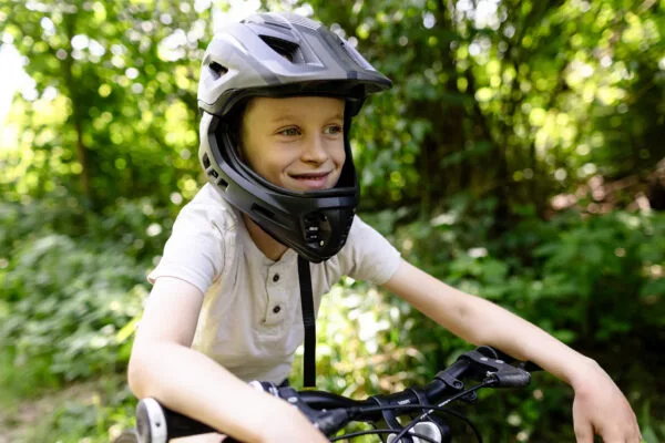 Kiddimoto S 48-52 cm Ikon 2v1 črna otroška čelada